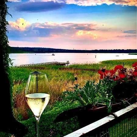 Lake View Ostroda Luxury Apartment Екстер'єр фото