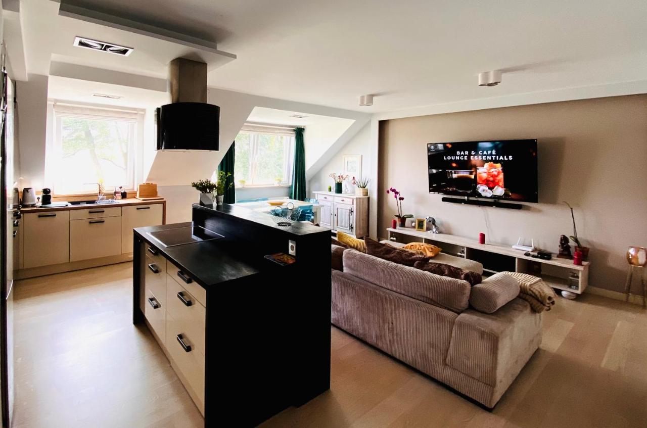 View Luxury Apartment *
